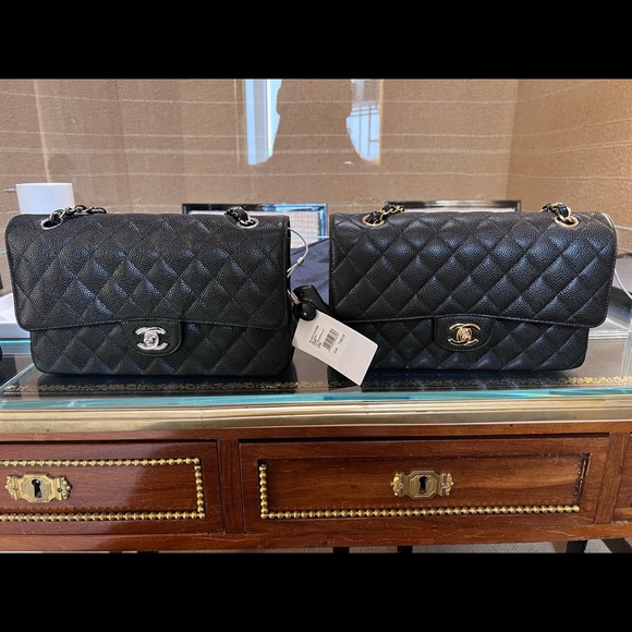 Chanel Classic Medium in Caviar Leather with gold chain - Picture 9 of 9